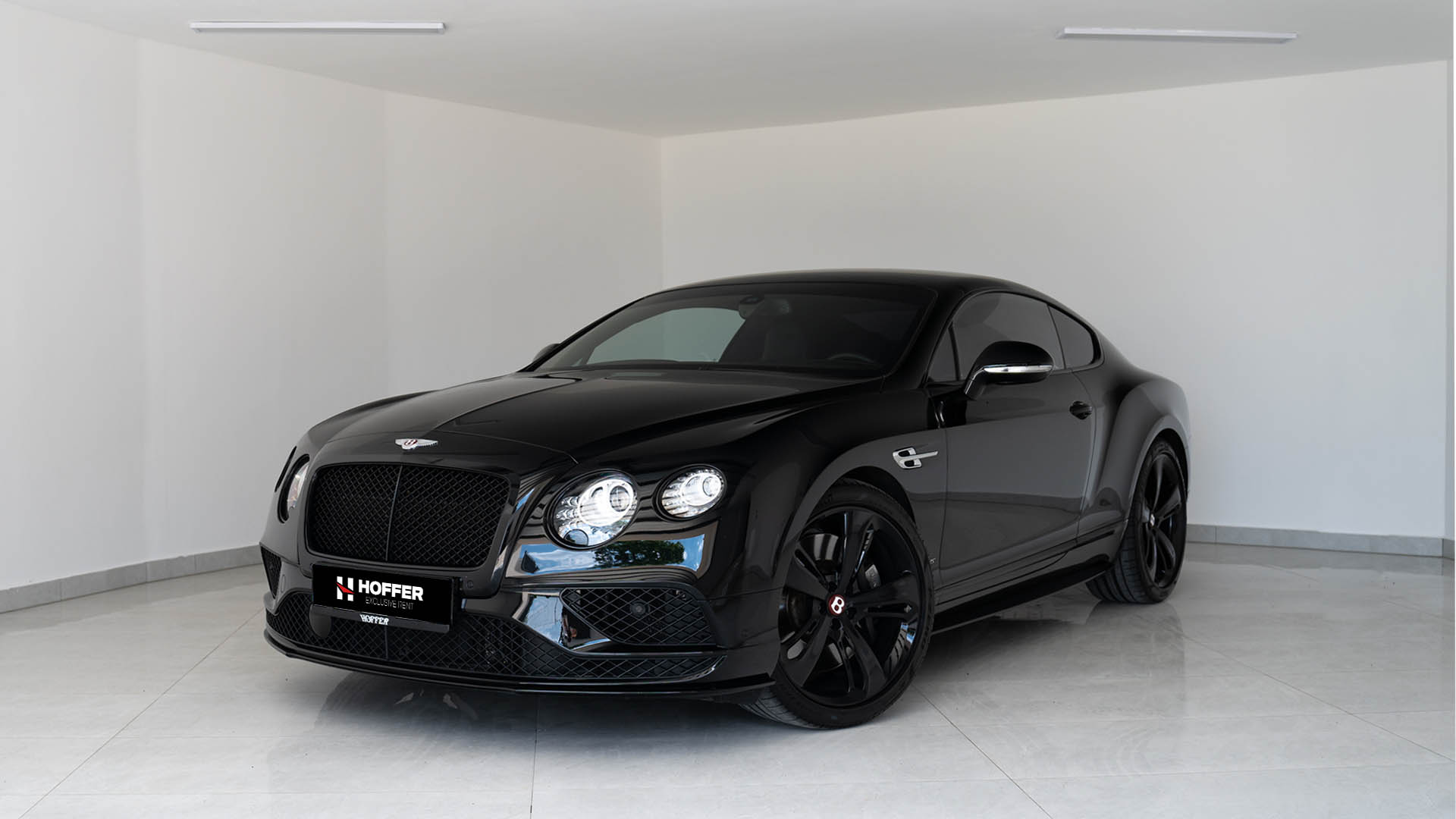 Bentley-V8_Titulna-1 kopie - Prenájom luxusných a športových vozidiel - HOFFER RENT - Prenájom luxusných a športových vozidiel - HOFFER RENT