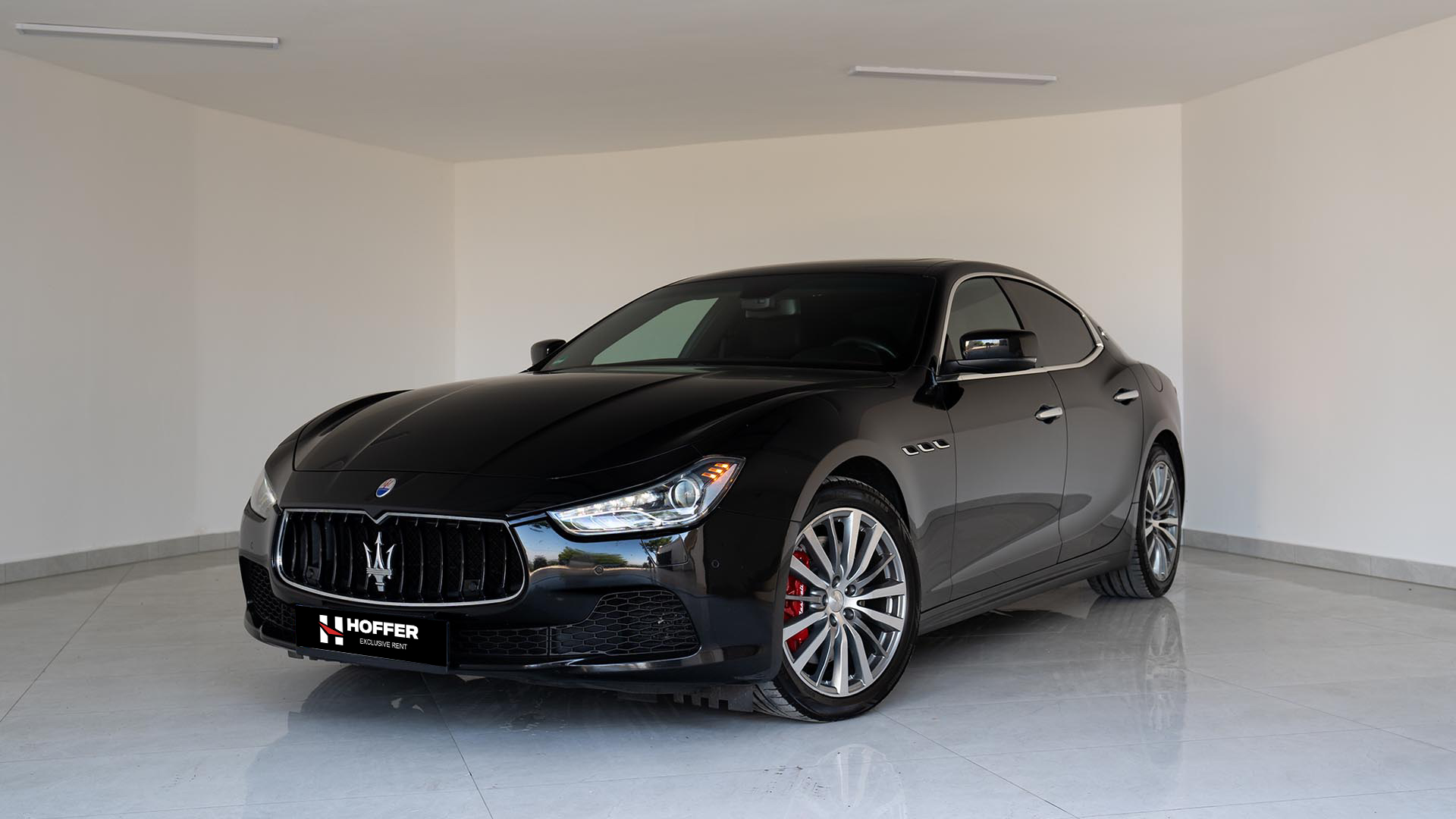 Maserati_Titulna - Prenájom luxusných a športových vozidiel - HOFFER RENT - Prenájom luxusných a športových vozidiel - HOFFER RENT